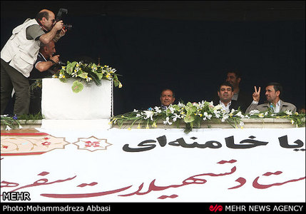 احمدی نژاد و دوربین