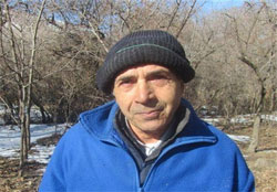 مردی که 16 سال از عمرش را صرف پاکسازی طبیعت کرده است (+عکس)