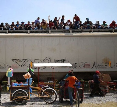 قطاری به سمت شهر آرزوها! (+عکس)