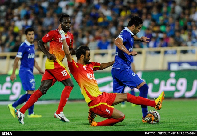 بازی فوتبال استقلال و فولاد خوزستان (عکس)