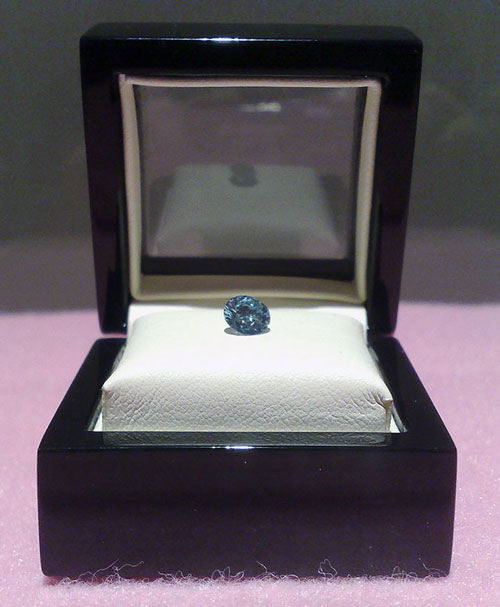 مردگان خود را نگین انگشتر کنید! (+عکس)