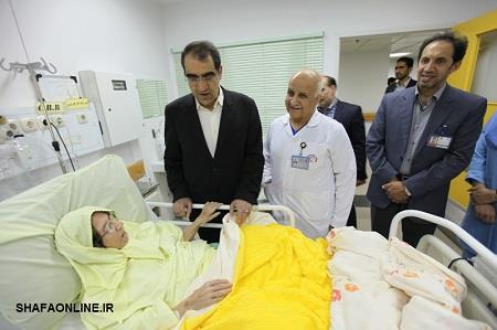 مادر رئيس جمهور بستري شد (+عکس)