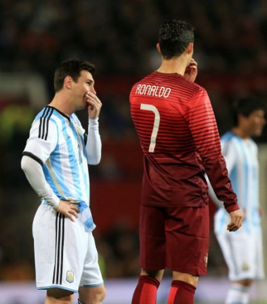 رابطه گرم و عجیب مسی،رونالدو(عکس/فیلم)