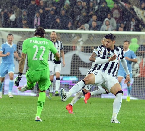 یوونتوس 2 - لاتزیو صفر / نمایش قهرمان درشب بارانی تورین(عکس/قهرمان) یوونتوس 2 - لاتزیو صفر / نمایش قهرمان درشب بارانی تورین(عکس/قهرمان)