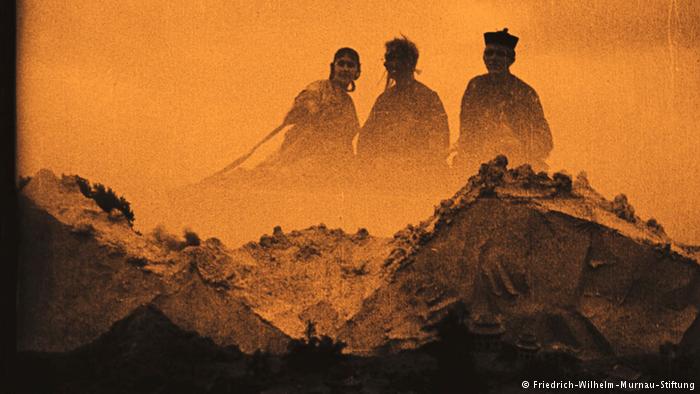 نمایش فیلمهای ممنوعه و کلاسیک در جشنواره فیلم برلین نمایش فیلمهای ممنوعه و کلاسیک در جشنواره فیلم برلین