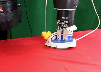 رباتی که اتو می زند رباتی که اتو می زند