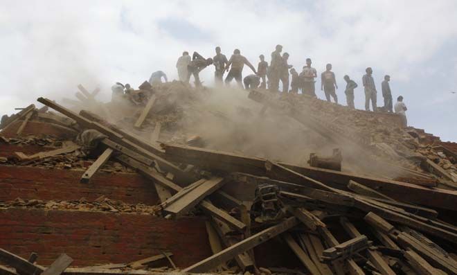 زلزله 7.9 ریشتری نپال: 449 کشته تا این لحظه زلزله 7.9 ریشتری نپال: 449 کشته تا این لحظه