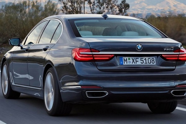 مقایسه‌ای پهلو به پهلو بین دو نسل از سری 7 ب‌ام‌و