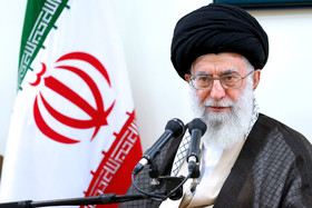 رهبری: انتقاد از حاشیه سازی در موضوع بورسیه ها /  استادان فرماندهان جنگ نرم هستند