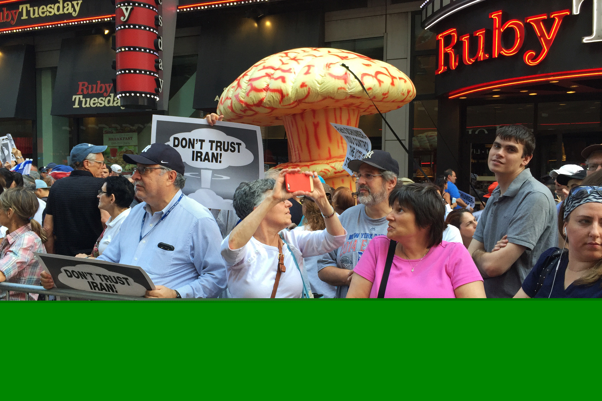 تجمع دلواپسان آمریکایی در نیویورک (+عکس)