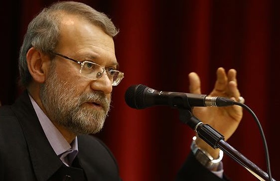 انتقاد لاریجانی از مواضع تندروها در قبال توافق هسته ای: فکر می کنند اسلام مجسم هستند/ توافق می تواند پله ای برای پرش باشد