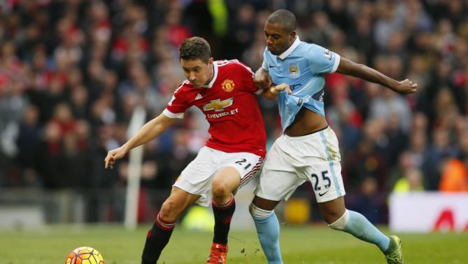 یونایتد 0 - 0 سیتی / تساوی در دربی منچستر و صدرنشینی آبی ها(+عکس/جدول)