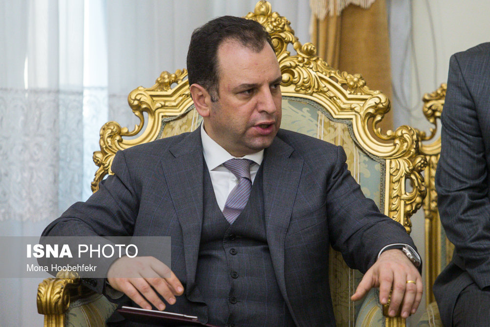 دیدار وزیر دفاع ارمنستان با شمخانی (+عکس)