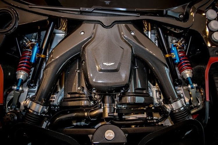 استون مارتین ولکان به خیابان ‌ها می‌ آید