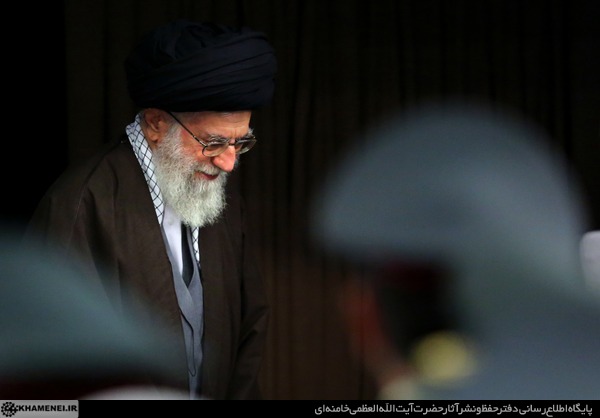 مقام معظم رهبری:  مسئله‌ی امنیت اخلاقی مهم است/ بعضی قمه می‌کشند اما بعضی هنجارشکنی می‌کنند و گناه را رواج می‌دهند