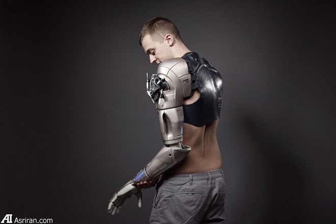 جذابترین دست مصنوعی جهان مجهز به پهپاد و چراغ قوه جذابترین دست مصنوعی جهان مجهز به پهپاد و چراغ قوه