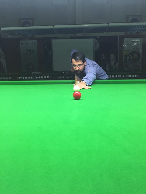 روحانی که بیلیاردباز است (+عکس)