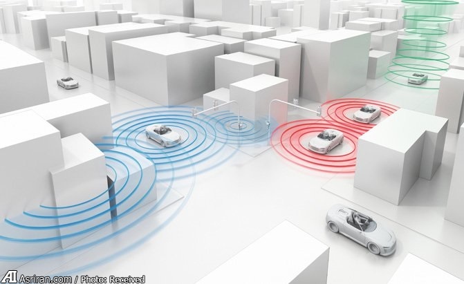 آئودی 2017 با چراغ راهنمایی حرف میزند آئودی 2017 با چراغ راهنمایی حرف میزند
