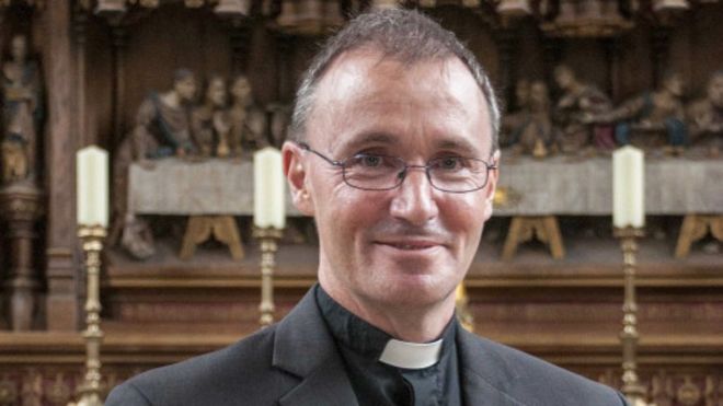 اسقف انگلیسی: همجنسگرا هستم