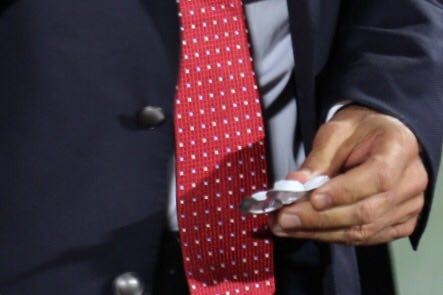 کی روش روی نیمکت ایران قرص می خورد(عکس)