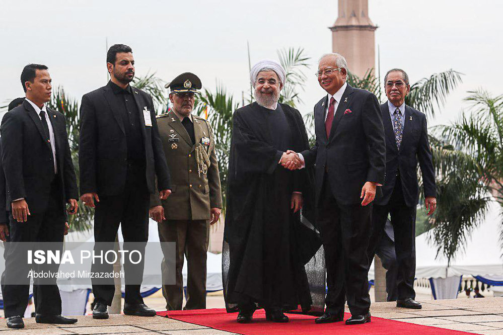 استقبال نخست وزیر مالزی از روحانی (+عکس)