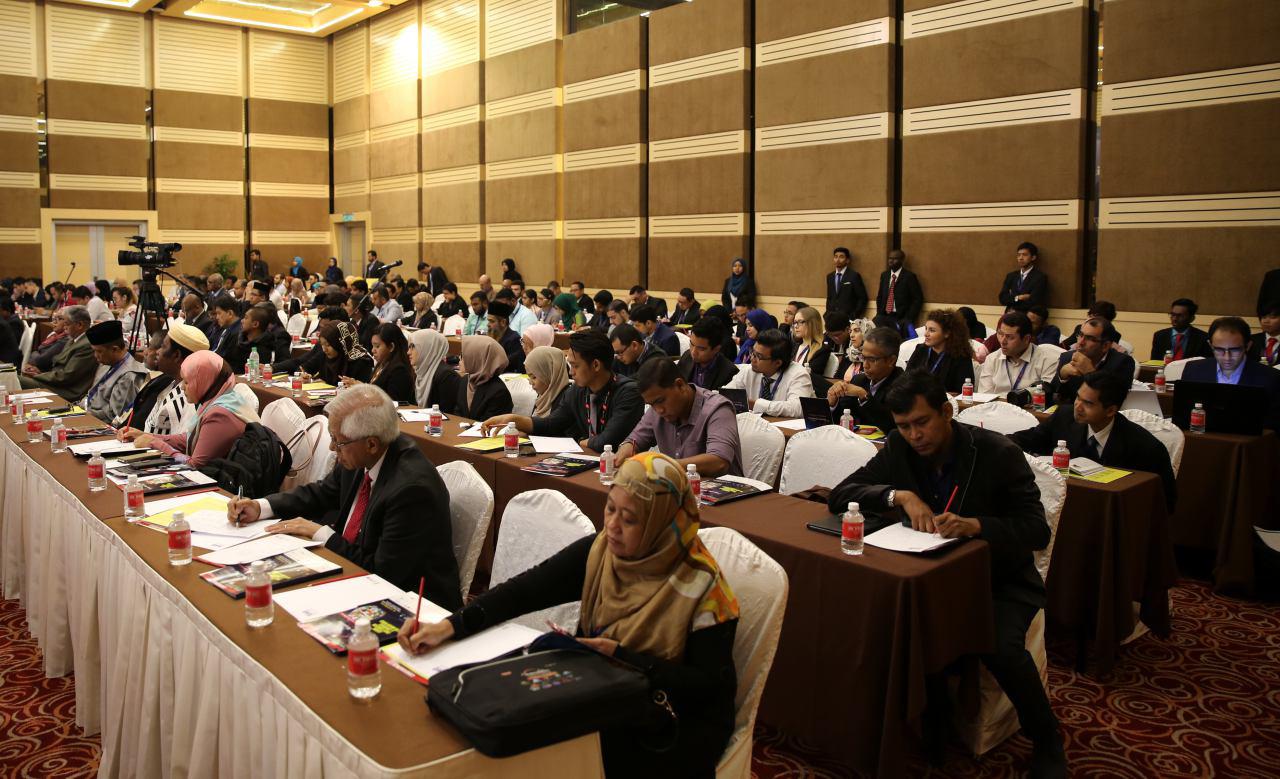 تشریح سیاست‌های اقتصاد مقاومتی رهبر انقلاب در مالزی