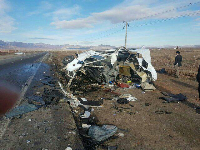 اتوبوس خالی، ون را له کرد/ 6 کشته