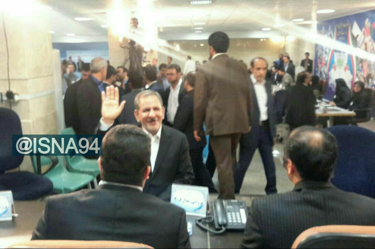 جهانگیری بعد از ثبت نام ریاست جمهوری: روحانی جایگاه خود را در انتخابات خواهد داشت/ ما با آقای روحانی در کنار هم هستیم؛ مکمل هم هستیم جهانگیری بعد از ثبت نام ریاست جمهوری: روحانی جایگاه خود را در انتخابات خواهد داشت/ ما با آقای روحانی در کنار هم هستیم؛ مکمل هم هستیم