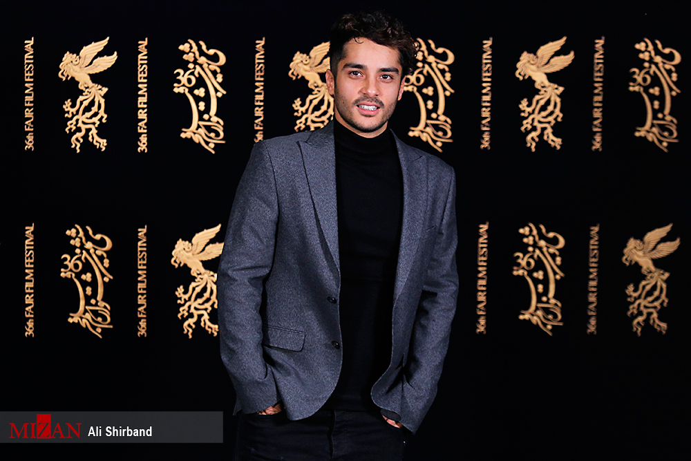 فیلمها و حاشیههای روز هشتم جشنواره فجر در سینمای رسانه (+عکس) فیلمها و حاشیههای روز هشتم جشنواره فجر در سینمای رسانه (+عکس)