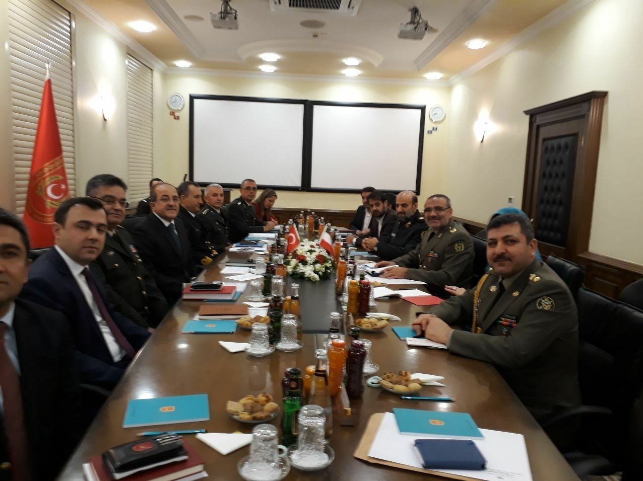 معاون وزیر دفاع با جانشین ستاد کل ترکیه در آنکارا دیدار کرد (+ عکس)