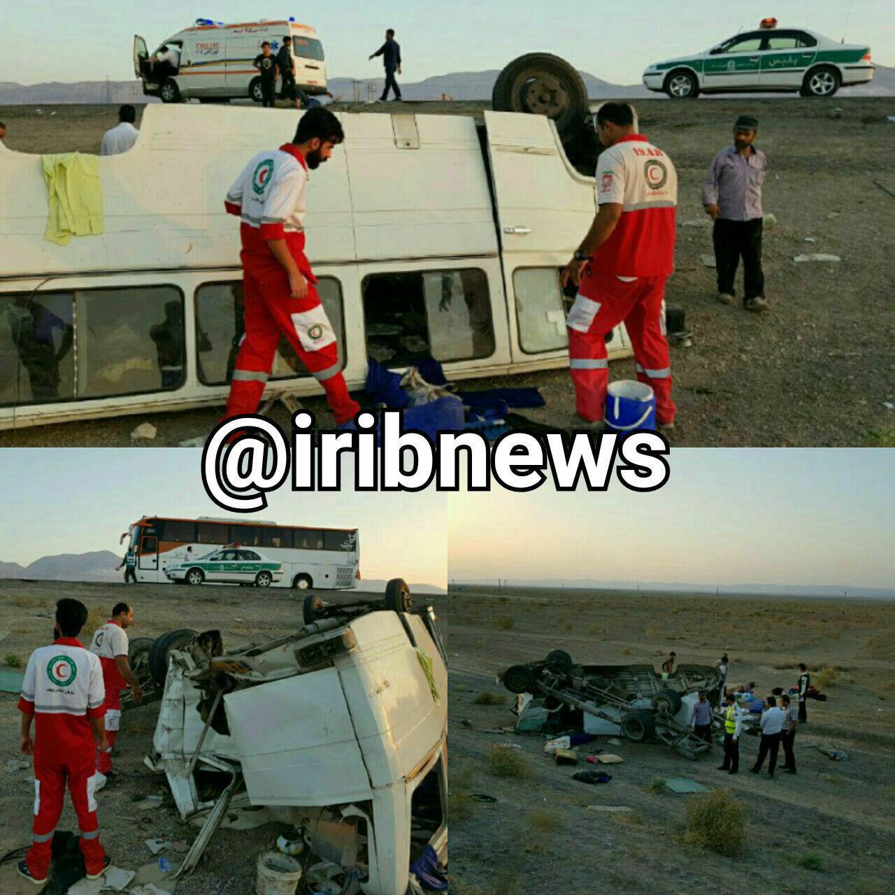 40 زخمی در تصادف اتوبوس و مینی بوس (عكس)