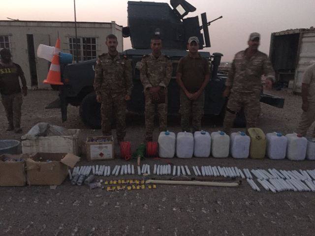 کشف یک کارگاه ساخت بمب در کرکوک عراق (+عکس) کشف یک کارگاه ساخت بمب در کرکوک عراق (+عکس)