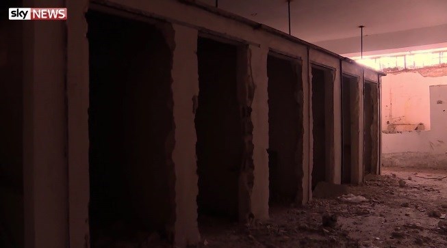 وحشت عریان در وحشت عریان در