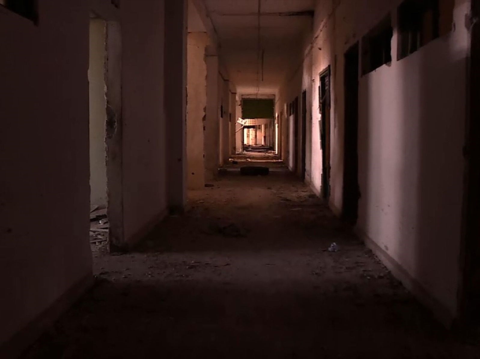 وحشت عریان در وحشت عریان در