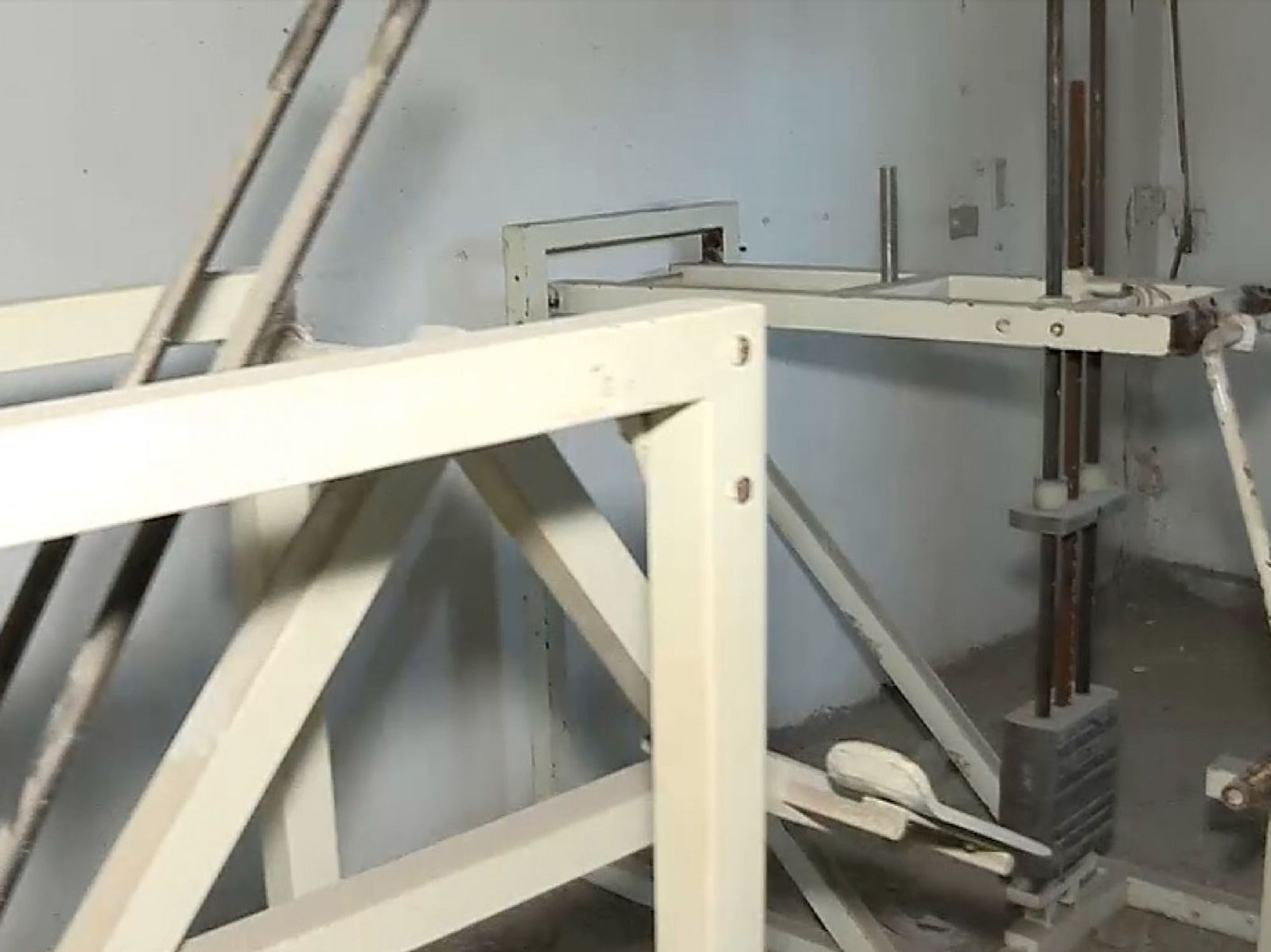 وحشت عریان در وحشت عریان در