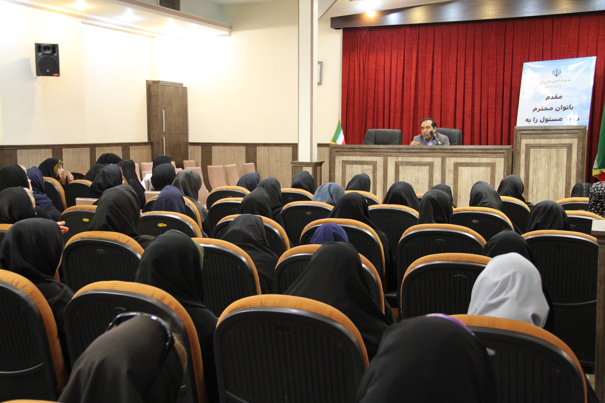 انتظامی: دولت از مدیریت بانوان در رسانههای کشور حمایت میکند انتظامی: دولت از مدیریت بانوان در رسانههای کشور حمایت میکند