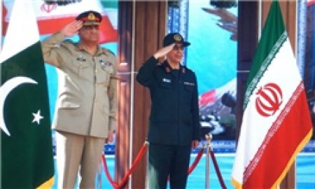 دیدار فرمانده ارتش پاکستان با رییس ستاد کل نیروهای مسلح