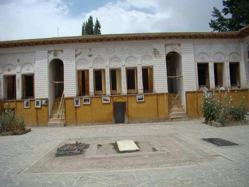 21 آبان زادروز نیما / سردمدار ادبیات مدرن و نه تنها پدر شعر نو