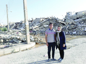 گفت و گو با زنی که ۱۶ ساعت زیر آوار بود: صدایم به گوش شوهرم نمی رسید/ می ترسیدم بولدوزر را روشن کنند