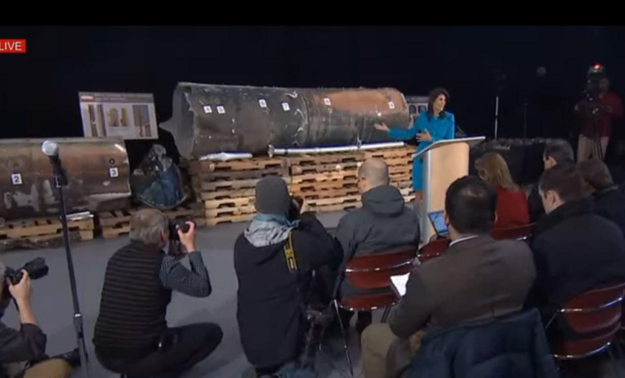 نیکی هیلی: حوثی ها با موشک ایرانی پایتخت عربستان سعودی را زدند (+عکس) / رفتارهای ایران باید متوقف شوند نیکی هیلی: حوثی ها با موشک ایرانی پایتخت عربستان سعودی را زدند (+عکس) / رفتارهای ایران باید متوقف شوند