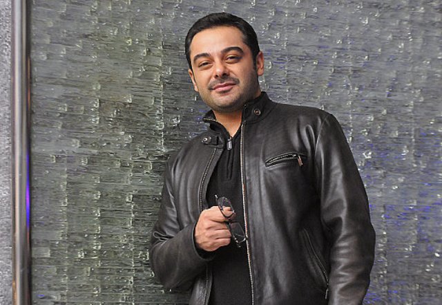 سام قریبیان در باره فرهنگ رانندگی:  همه جاي دنيا رانندگي مي كنم غير از تهران/پياده رو معنايي ندارد بايد بگوييم :