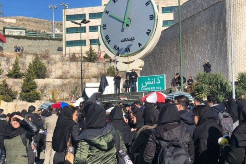 تجمع دوباره دانشجویان علوم تحقیقات (+عکس) تجمع دوباره دانشجویان علوم تحقیقات (+عکس)