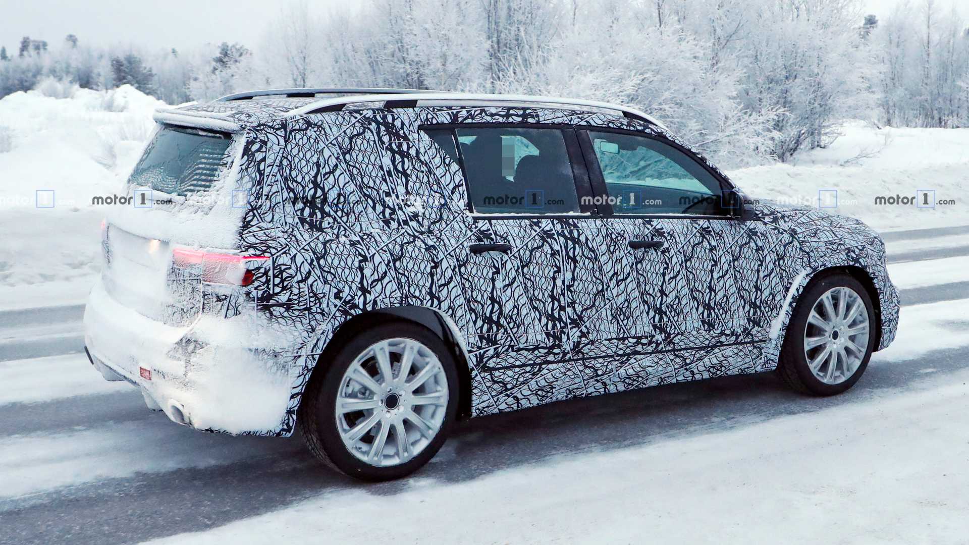 ظاهر سرد و عملکرد گرم بنز GBL 2020