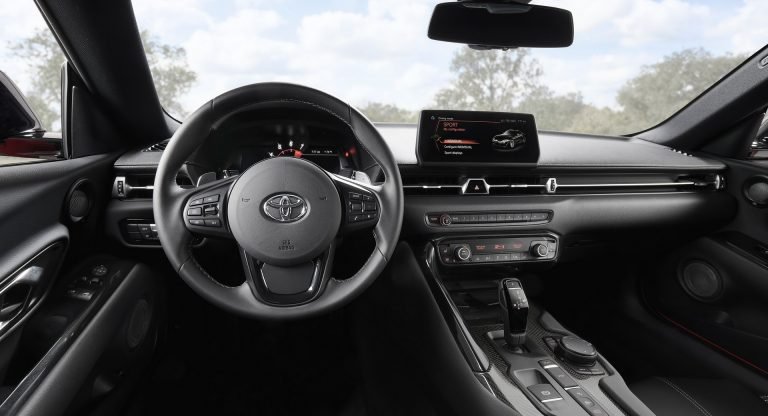 تفاوت سوپرای تویوتا و ب‌ام و z4