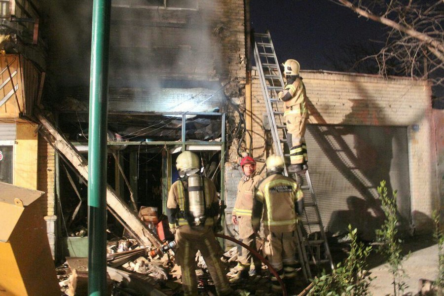 انفجار قلیان سرا در خیابان ولیعصر (+ عکس)