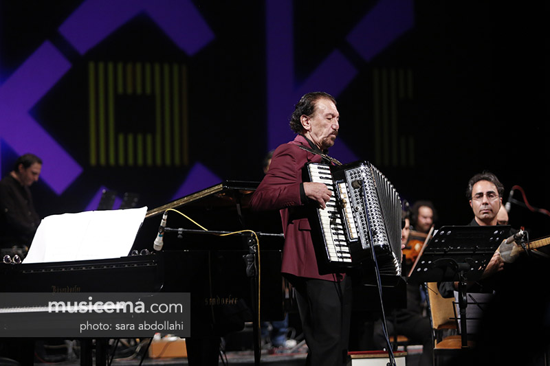 ناصر چشم‌آذر، بزن تار برای هجرت زائر رودخونه‌ها