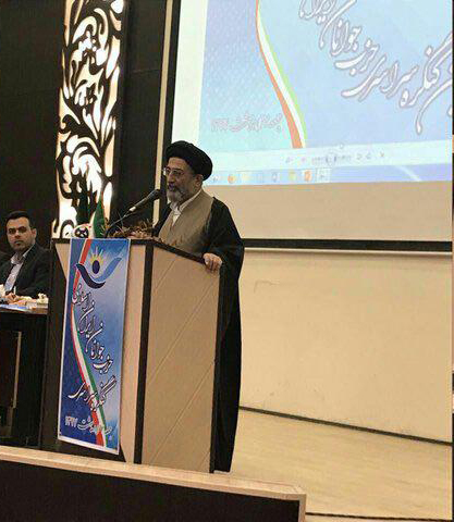 موسوی لاری: راهی بهتر از حرکت جبهه‌ای برای اصلاح طلبان وجود ندارد/ روحانی باید به وعده‌های خود عمل می‌کرد