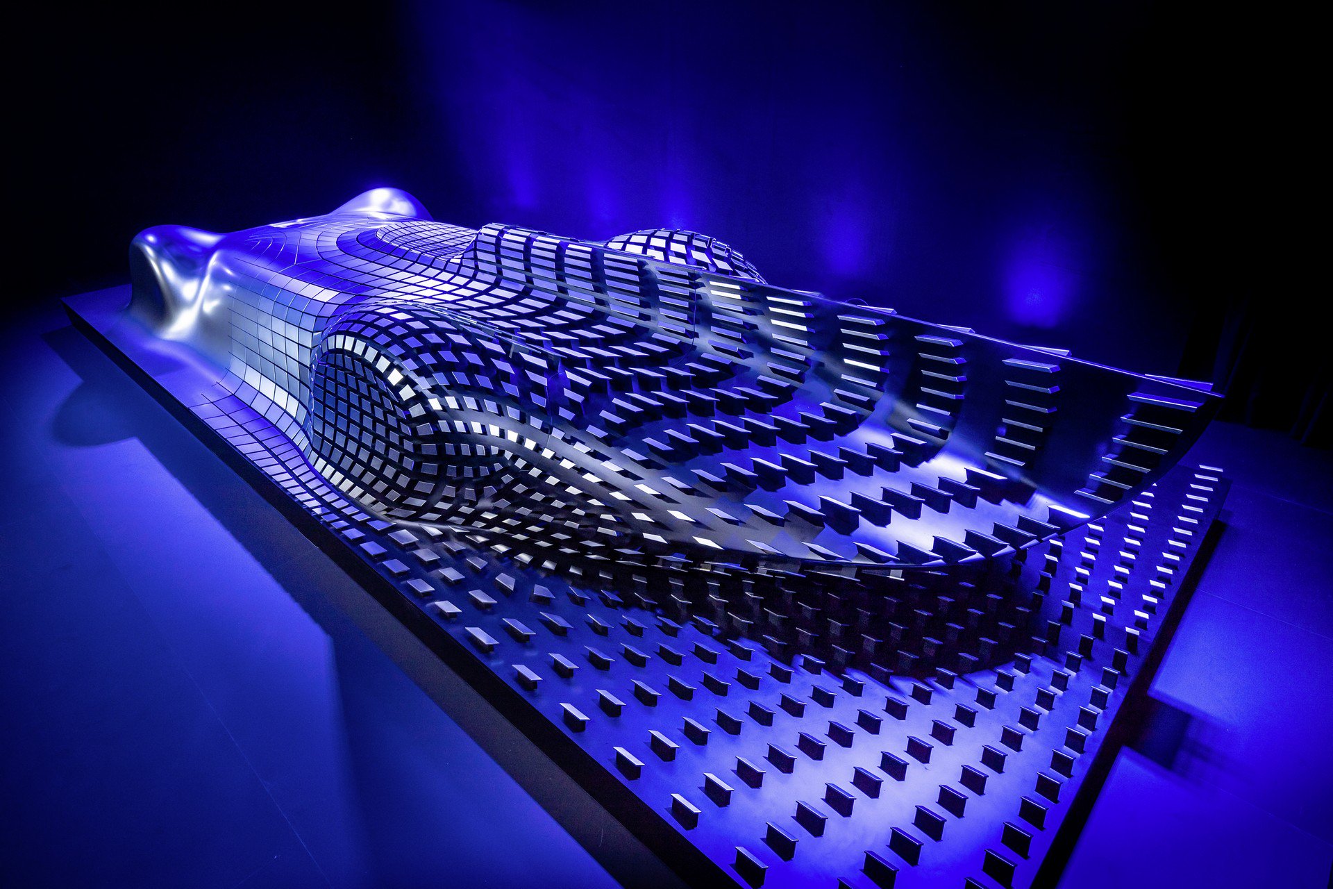 مدل مفهومی سیلور اروو بنز، نقطه عطف ایمنی و قدرت مدل مفهومی سیلور اروو بنز، نقطه عطف ایمنی و قدرت