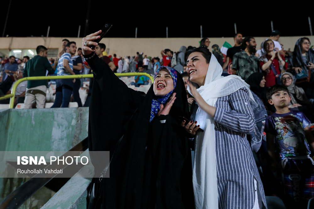 حضور زنان در استادیوم و مشکلات بدیهی که حل نمی شوند حضور زنان در استادیوم و مشکلات بدیهی که حل نمی شوند