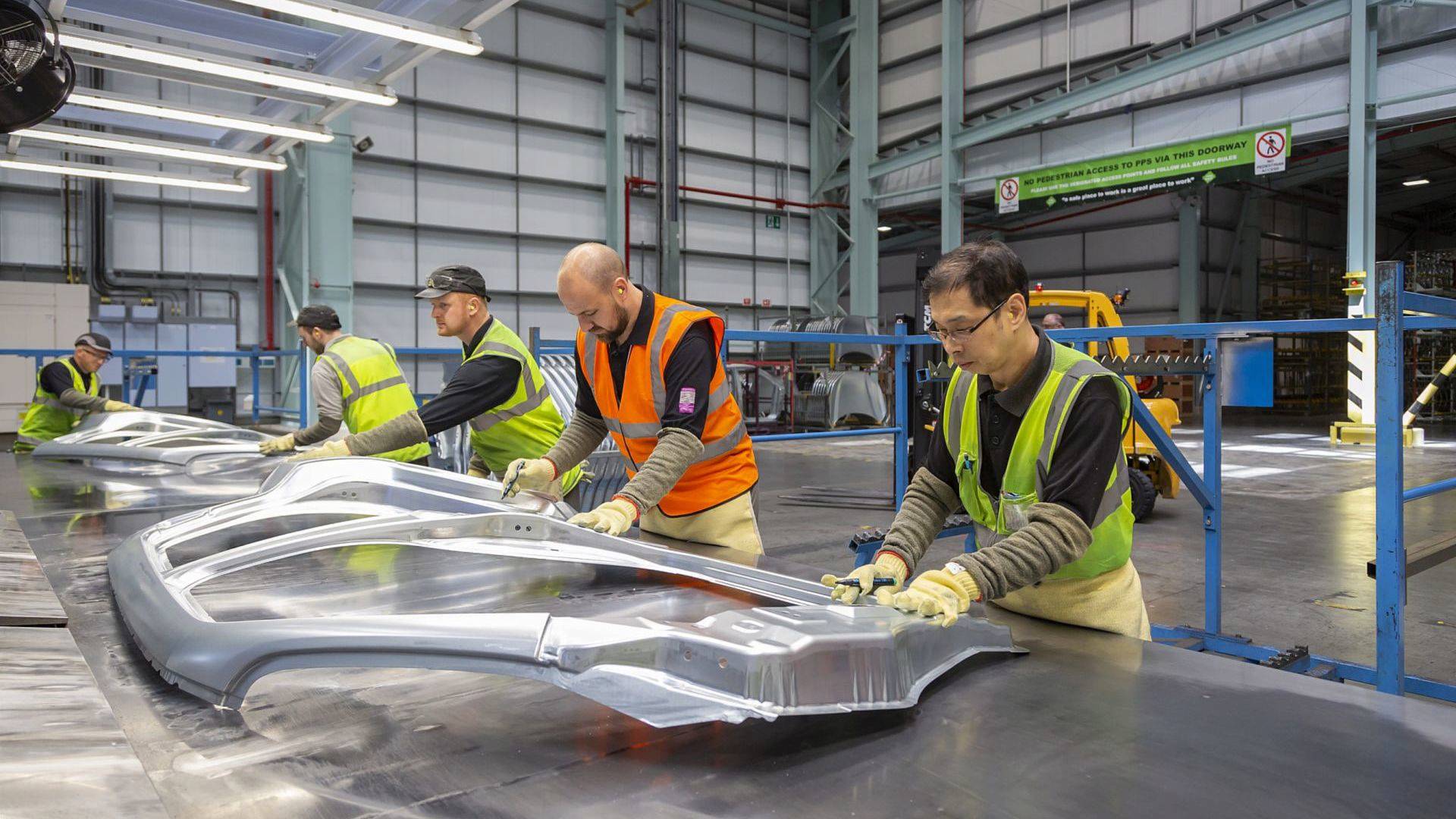 ورود نیسان جوک به باشگاه میلیونی‌ها (گزارش تصویری)